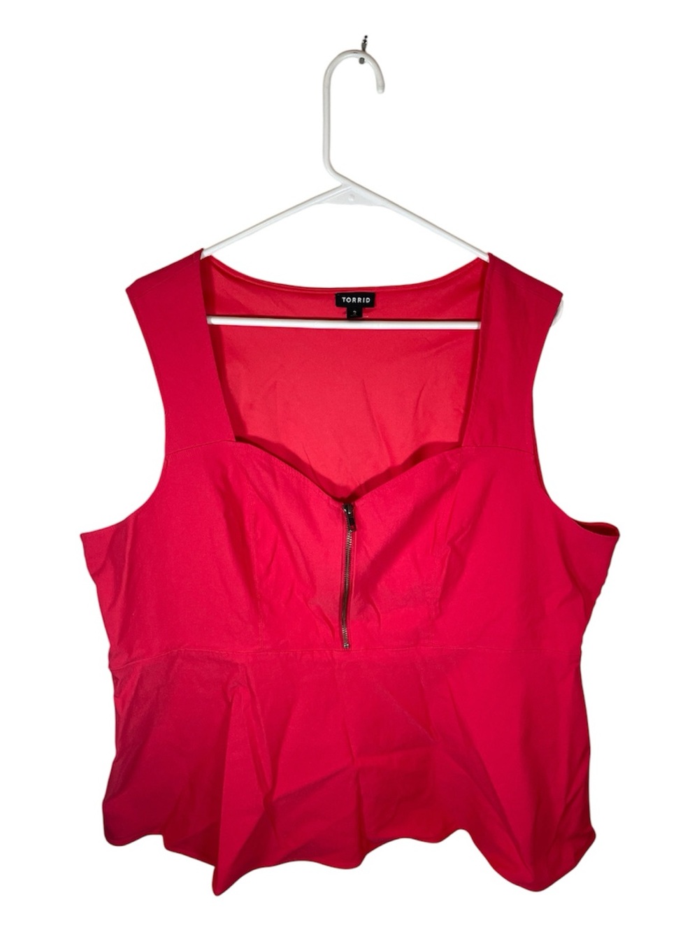 Torrid Rumba Red Zip-Front Sleeveless Peplum Top Sweetheart Neckline